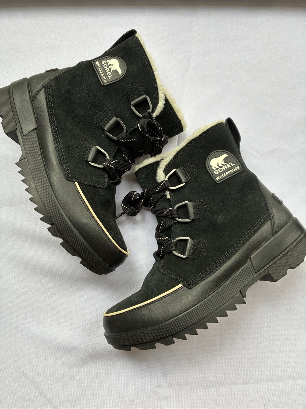 Sorel Tivoli IV Black Waterproof Winter Boots with Faux Fur Lining